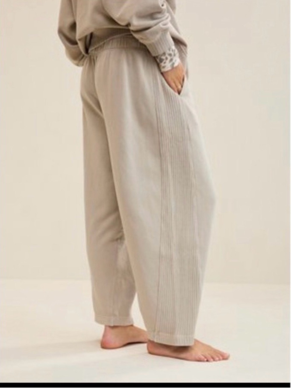Aerie Oh Snap! Barrel
Sweatpant Tan Beige Ribbed Side Panel Joggers Small Long